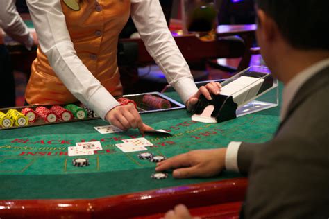 is it illegal to count cards|Counting Cards in Poker .
